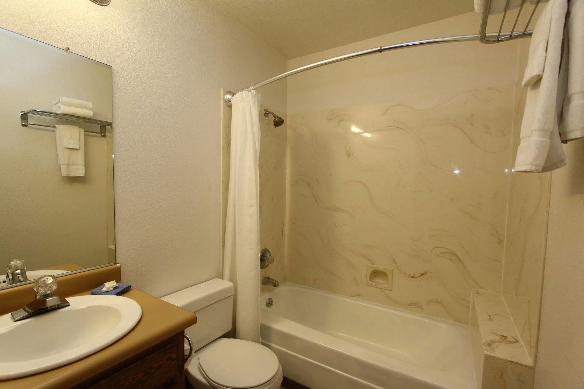 Pioneer Inn & Suites Volcano ภายนอก รูปภาพ